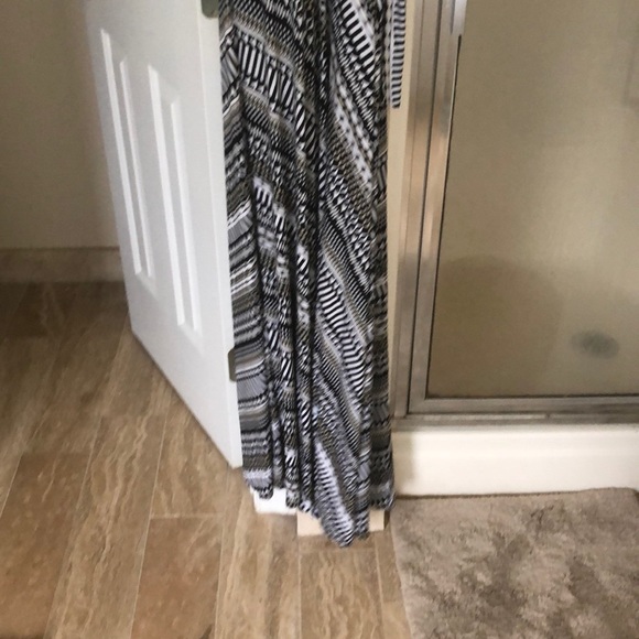 Beautiful NBW WHBM maxi dress - Picture 4 of 4